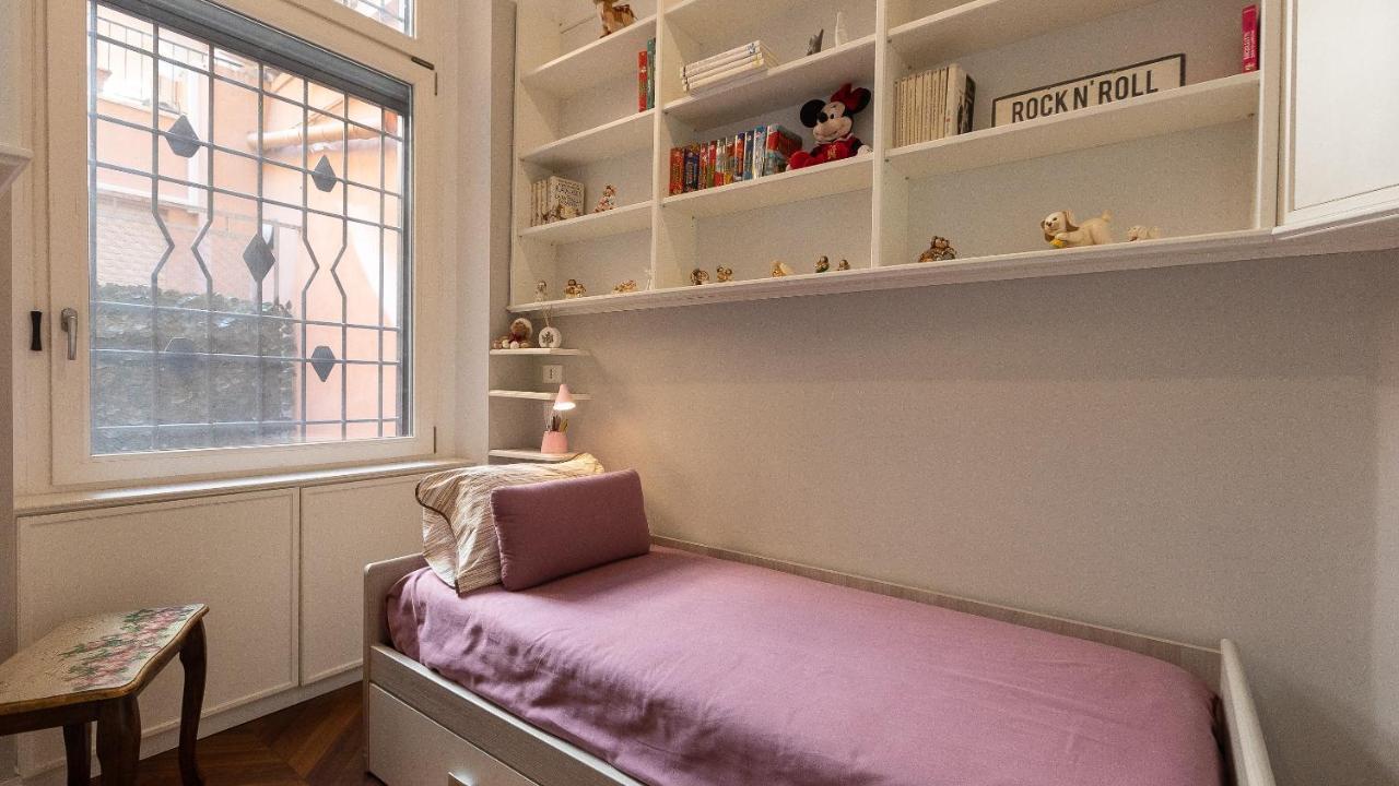 Gregoriana Luxury Rental In Rome Exterior photo