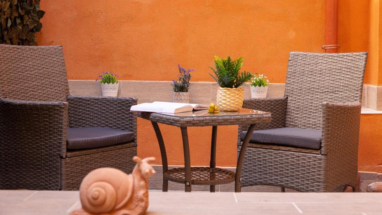 Gregoriana Luxury Rental In Rome Exterior photo